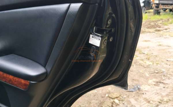 TOYOTA  HARRIER  2.4