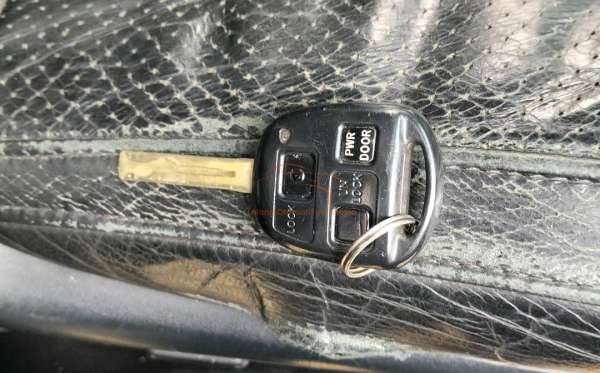 TOYOTA  HARRIER  2.4