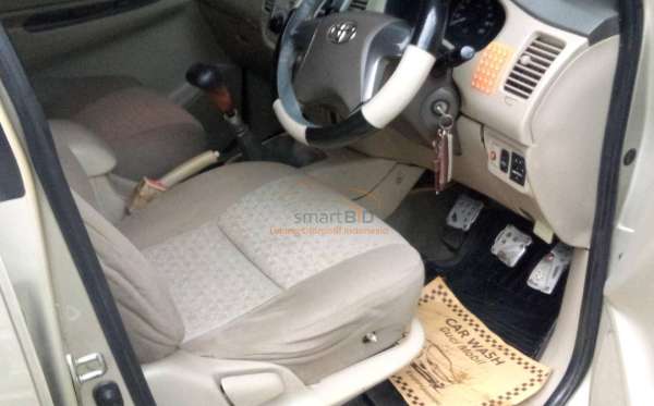 TOYOTA KIJANG INNOVA G