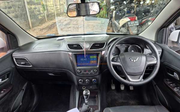 WULING CONFERO
