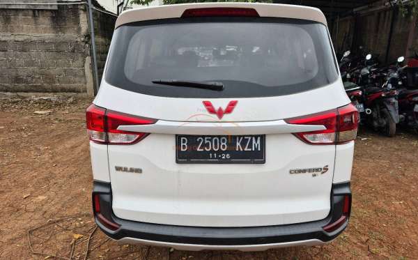 WULING CONFERO