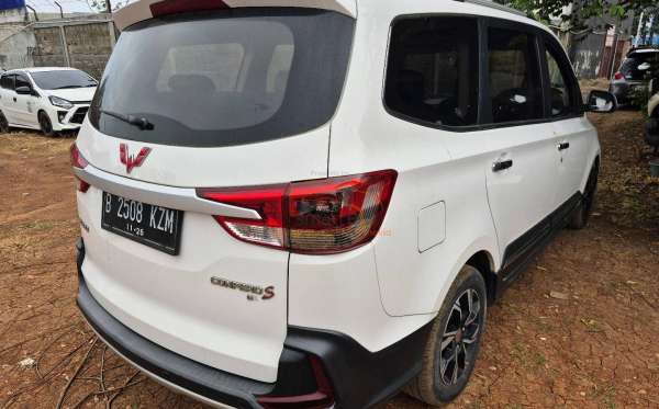 WULING CONFERO