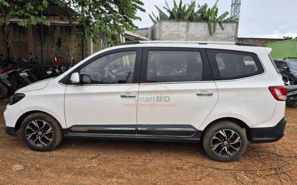 WULING CONFERO