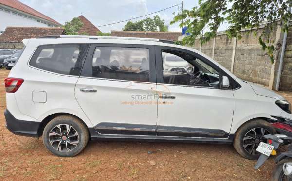 WULING CONFERO