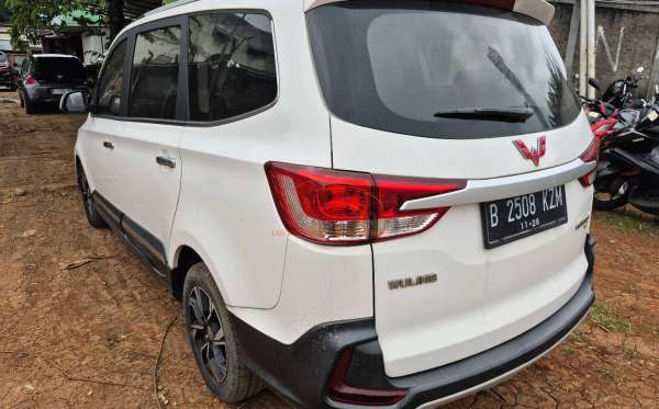 WULING CONFERO