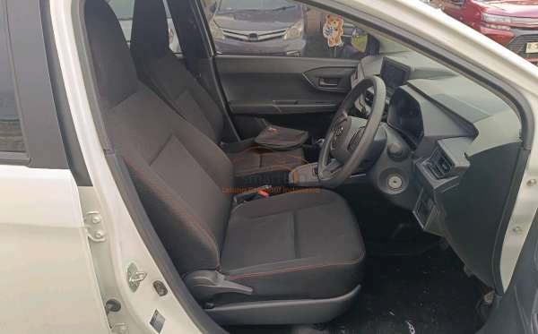 DAIHATSU AYLA 1.0 M