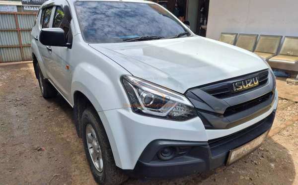 ISUZU MU-X