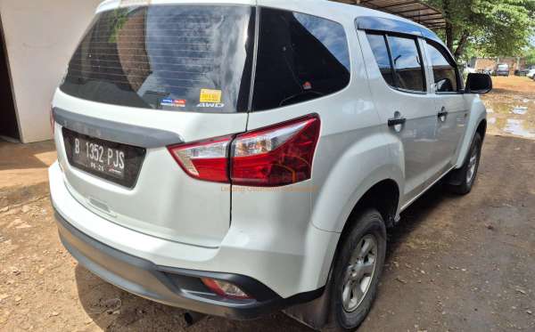 ISUZU MU-X
