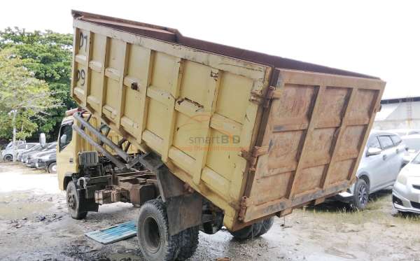 MITSUBISHI  FE  74 HD