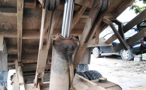 MITSUBISHI  FE  74 HD