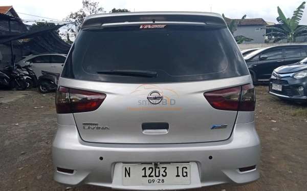 NISSAN GRAND LIVINA 1.5 SV