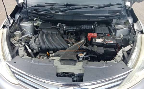 NISSAN GRAND LIVINA 1.5 SV