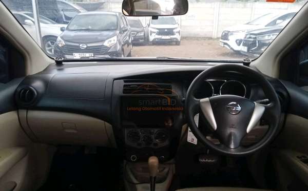 NISSAN GRAND LIVINA 1.5 SV