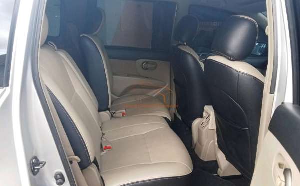 NISSAN GRAND LIVINA 1.5 SV