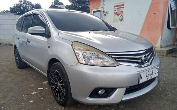 NISSAN GRAND LIVINA 1.5 SV