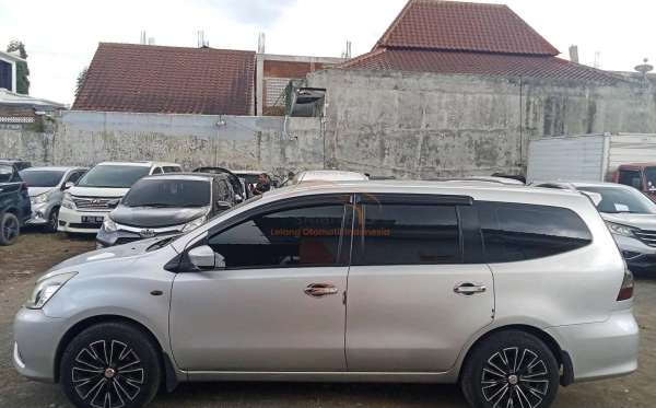 NISSAN GRAND LIVINA 1.5 SV