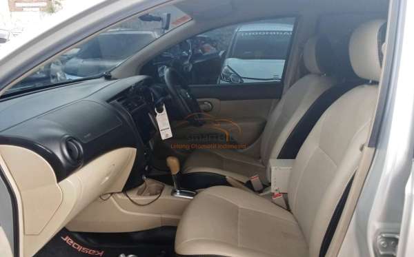 NISSAN GRAND LIVINA 1.5 SV