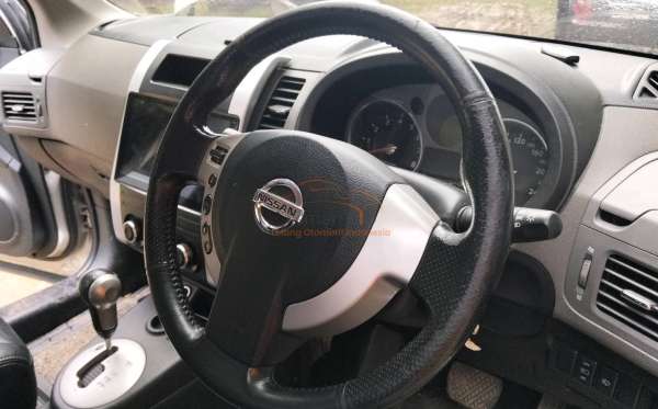 NISSAN X TRAIL XT