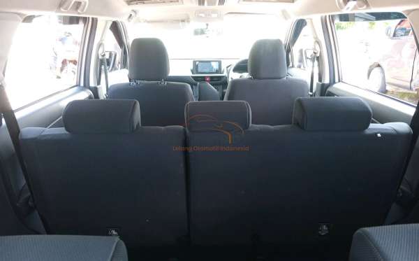 TOYOTA AVANZA 1.3 E