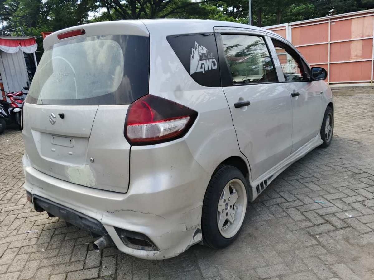 SUZUKI ERTIGA