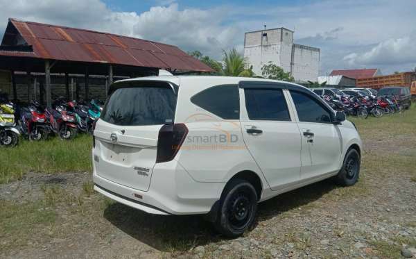 DAIHATSU  SIGRA  X