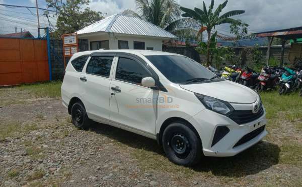 DAIHATSU  SIGRA  X