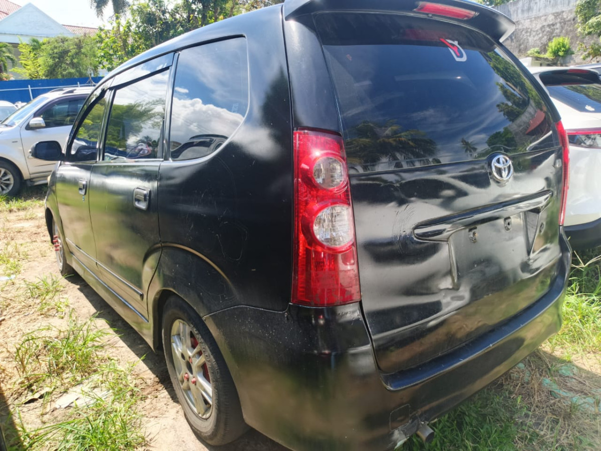 TOYOTA  AVANZA  G