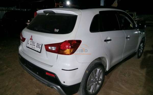 MITSUBISHI OUTLANDER SPORT