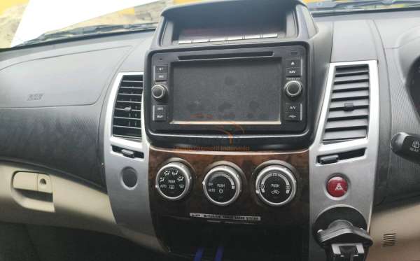 MITSUBISHI PAJERO SPORT 2.5 HP-E (4X2)