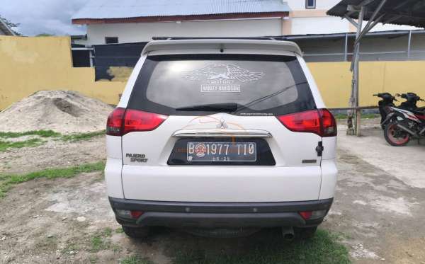 MITSUBISHI PAJERO SPORT 2.5 HP-E (4X2)