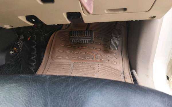 MITSUBISHI PAJERO SPORT 2.5 HP-E (4X2)