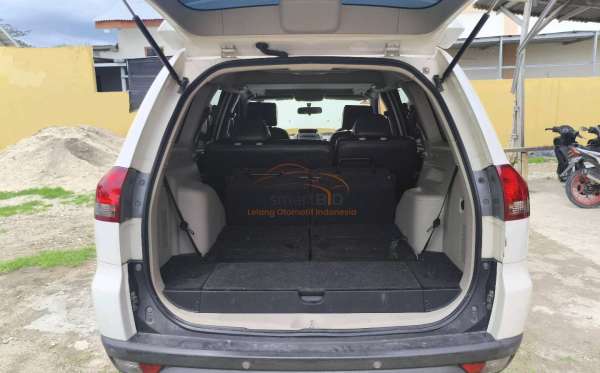 MITSUBISHI PAJERO SPORT 2.5 HP-E (4X2)