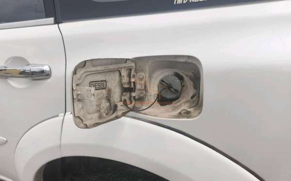 MITSUBISHI PAJERO SPORT 2.5 HP-E (4X2)