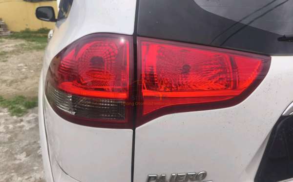 MITSUBISHI PAJERO SPORT 2.5 HP-E (4X2)