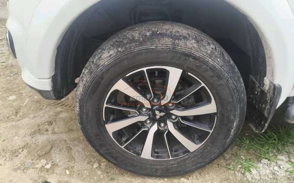 MITSUBISHI PAJERO SPORT 2.5 HP-E (4X2)