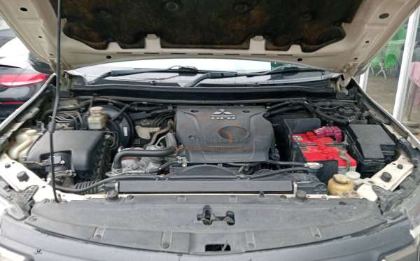 MITSUBISHI PAJERO SPORT DAKAR 2.4 (4x2) AT