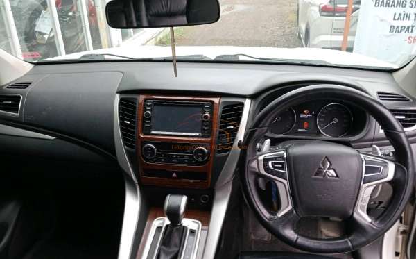 MITSUBISHI PAJERO SPORT DAKAR 2.4 (4x2) AT