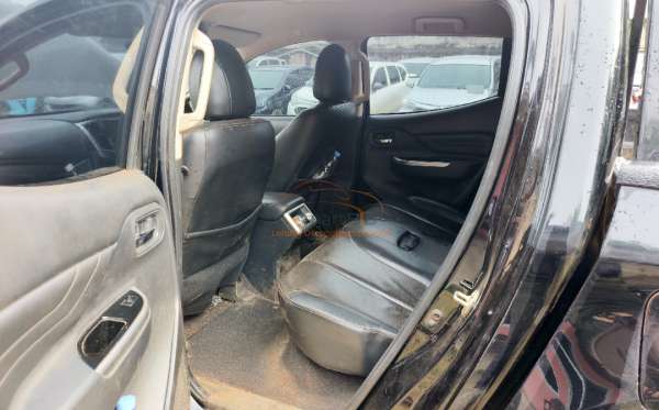 MITSUBISHI DC EXCEED (4X4)