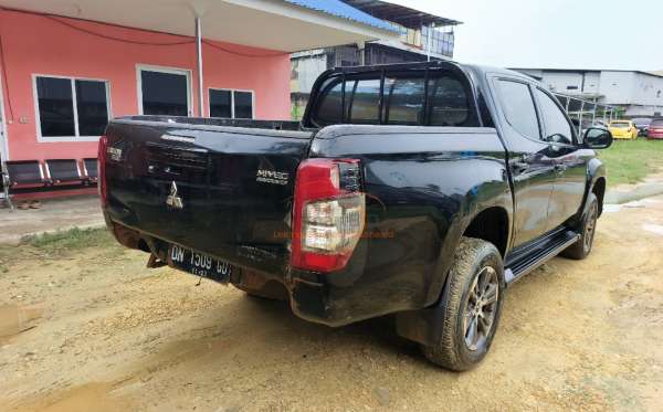 MITSUBISHI DC EXCEED (4X4)