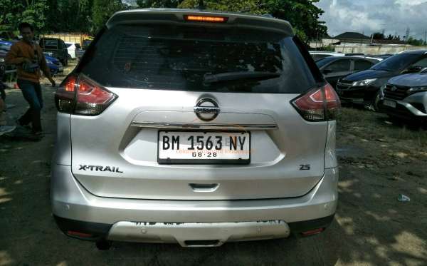 NISSAN X TRAIL