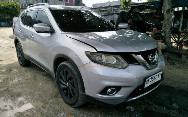 NISSAN X TRAIL