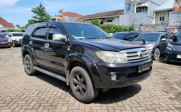 TOYOTA FORTUNER G 2.5