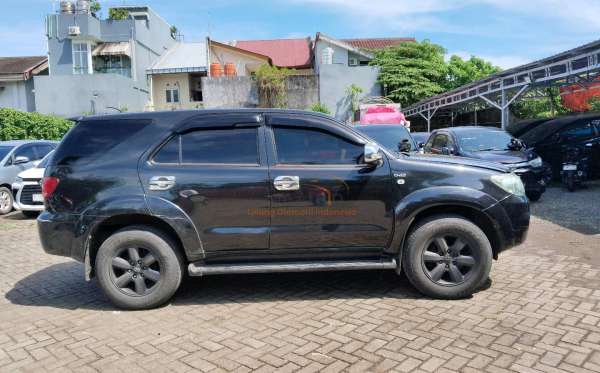TOYOTA FORTUNER G 2.5