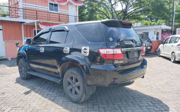 TOYOTA FORTUNER G 2.5