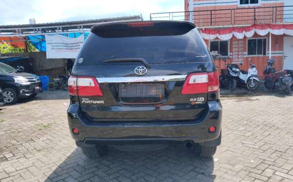 TOYOTA FORTUNER G 2.5