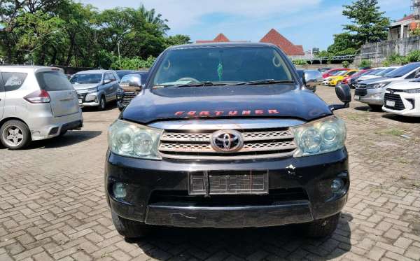 TOYOTA FORTUNER G 2.5