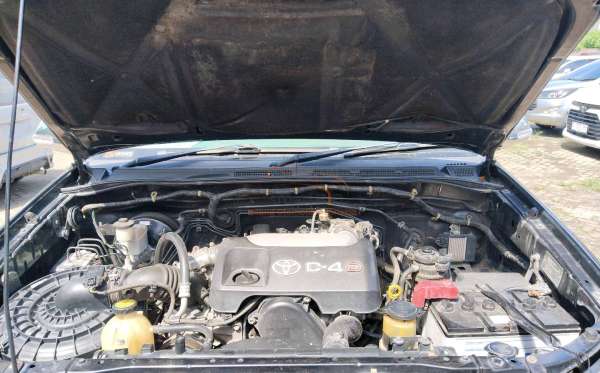 TOYOTA FORTUNER G 2.5