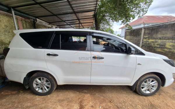 TOYOTA INNOVA G