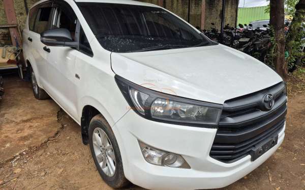 TOYOTA INNOVA G