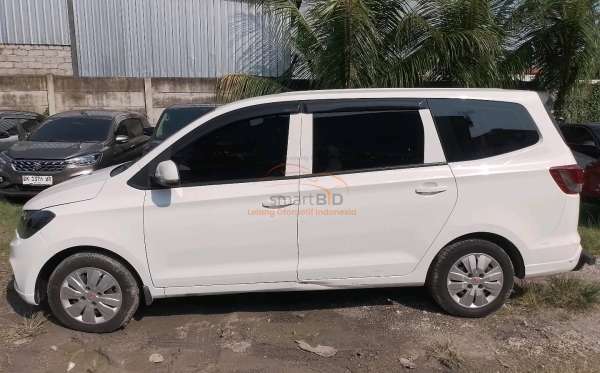 WULING CONFERO